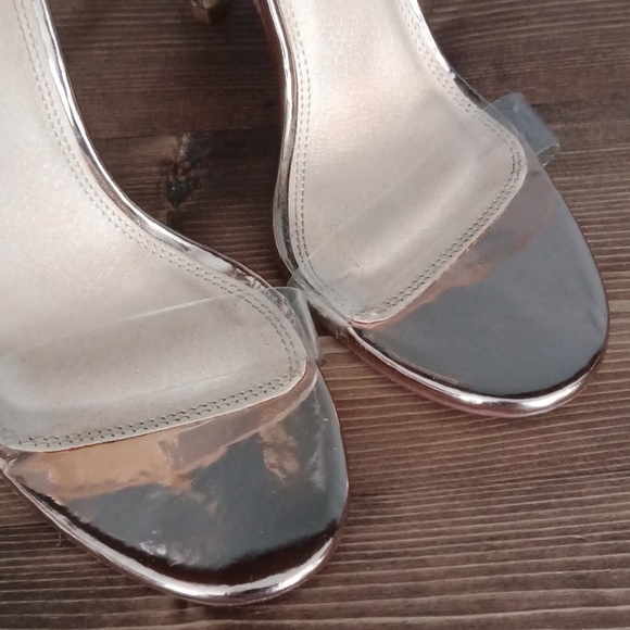 Sandals - Picture 4 of 8